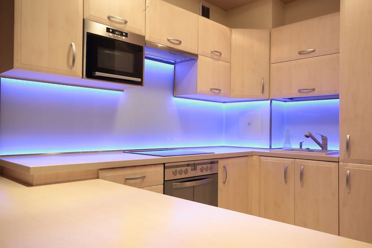 Подсветка кухни с помощью светодиодной ленты