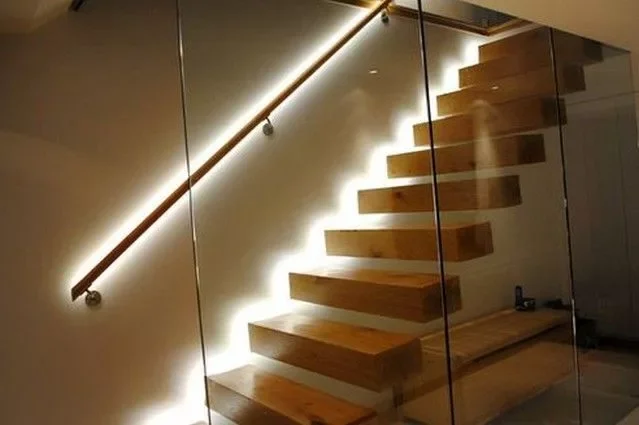 Подсветка лестниц с помощью светодиодной ленты